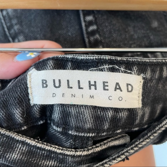 Bullhead Distressed High Rise Denim Shorts - Picture 5 of 6